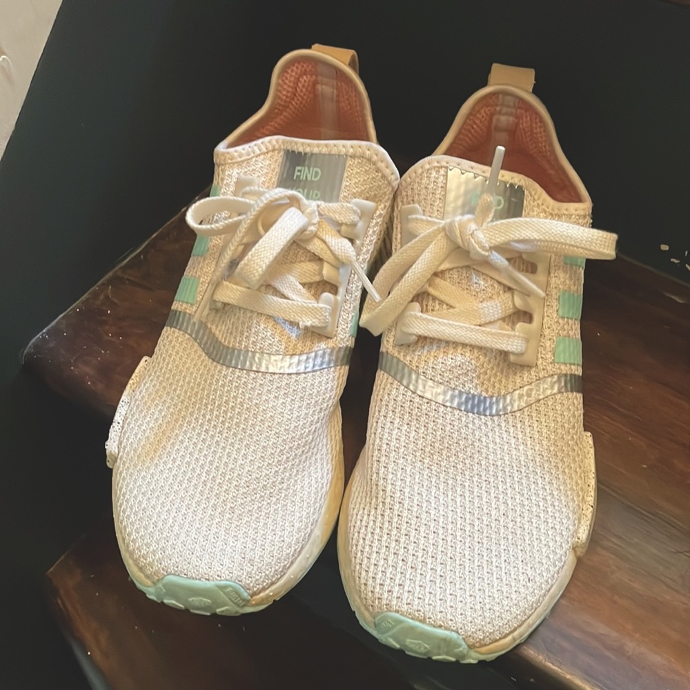 Adidas NMD R1 Star Wars The Mandalorian- The Child Sneakers